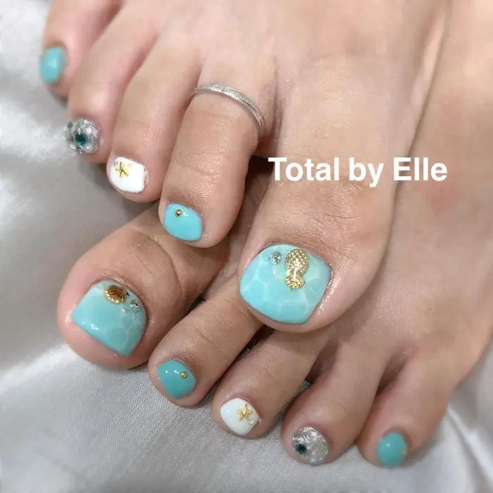 夏だー 波紋ねいる ギラギラ埋め尽くしと合わせました 新型コロナウイルス感染防 Total By Elle所属 Total By Elle 吉田美穂のネイルデザイン ミニモ