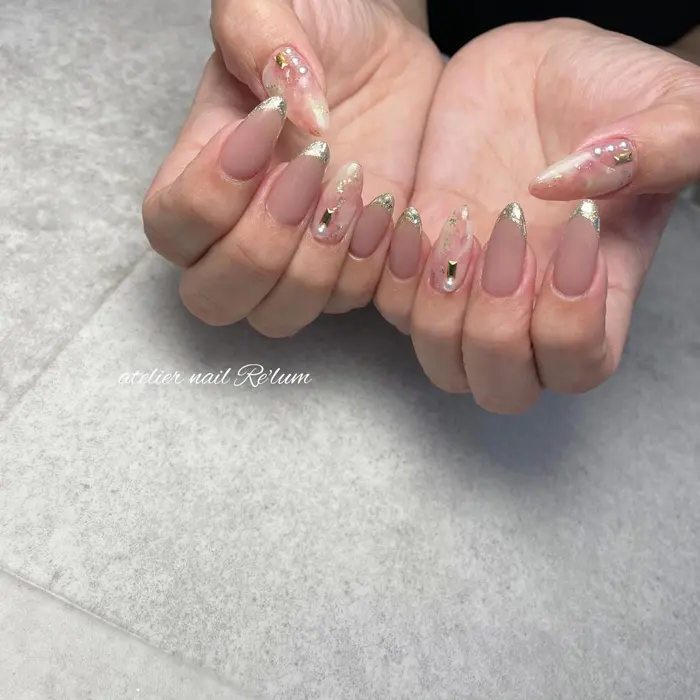 ガラスフレンチ ニュアンスネイル Atelier Nail Re Lum所属 Atelier Nail Relumのネイル デザイン ミニモ