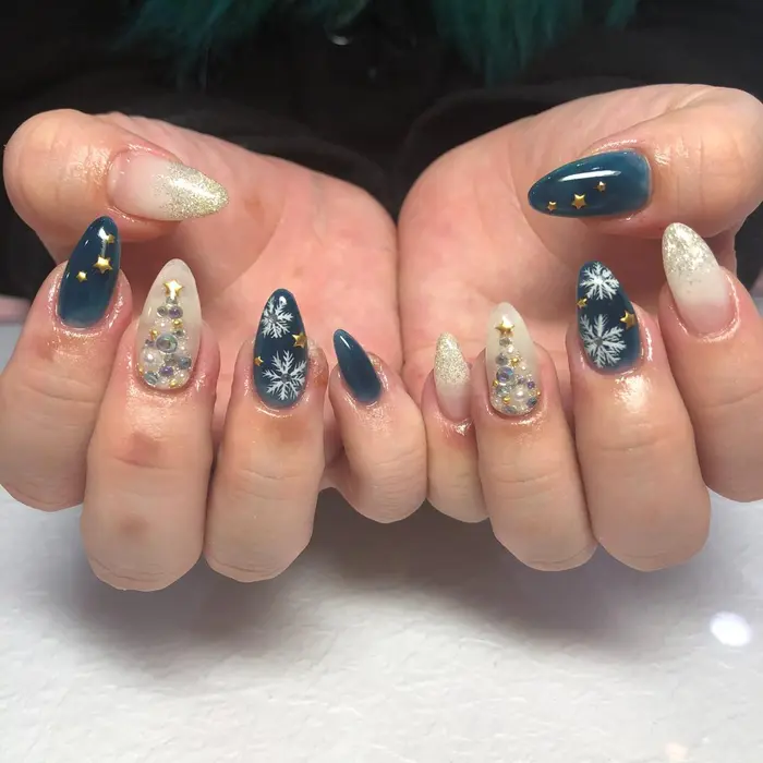 手書き雪の結晶 Y Nail所属 Y Nailのネイルデザイン ミニモ
