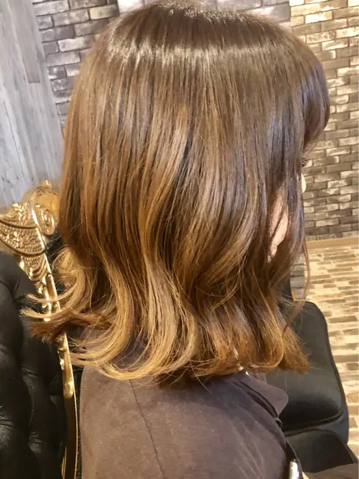 ナチュラルグラデーションカラー ミディアムボブ Elu エリュ 所属 ナチュラル艶髪 Marikoのヘアカタログ ミニモ