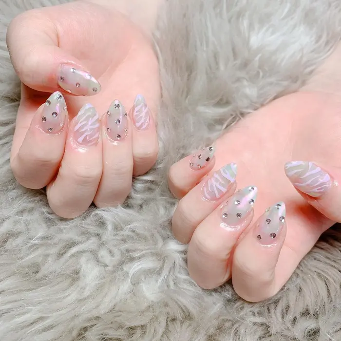 韓国ネイル 海外ネイル オフィスネイル パラジェル フィルイン ワンホンネイル ニュア Lakinail所属 Laki Nailのネイル デザイン ミニモ 韓国ネイル 海外ネイル オフィスネイル パラジェル フィルイン ワンホンネイル ニュア Lakinail所属 Laki Nailのネイル デザイン ミニモ