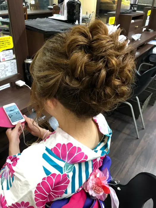 ボリュームがあるアップは定番で可愛いですね O ヘアメイクサロンバリー所属 泉 汐織のヘアカタログ ミニモ