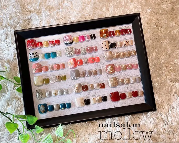 フットネイルのサンプルも たくさん用意しています Nailsalon Mellow所属 大山 浩美のネイル デザイン ミニモ
