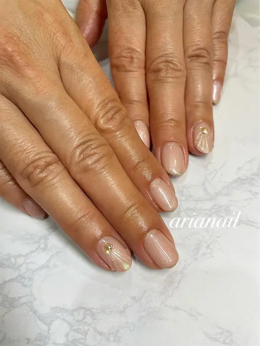 珊瑚ピンク 貝殻アート シェル Hair Make Aria所属 Sawasaki Kotomiのネイル デザイン ミニモ