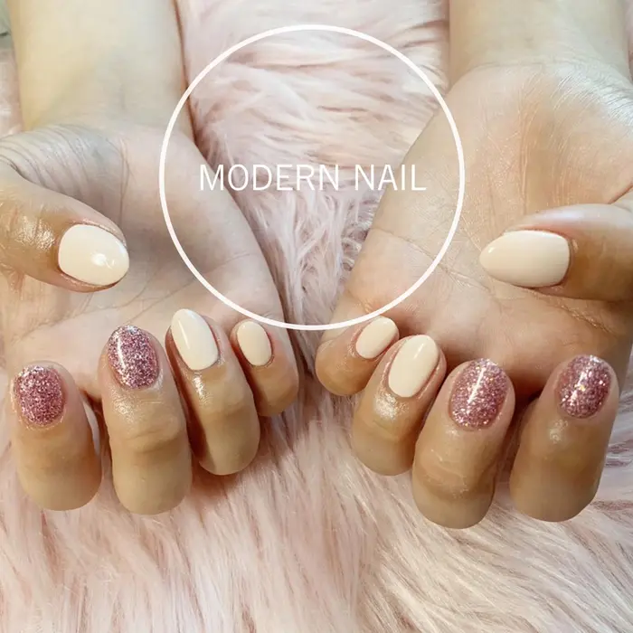 シンプルラメネイル 爪育成中です 色追加 Modern Nail所属