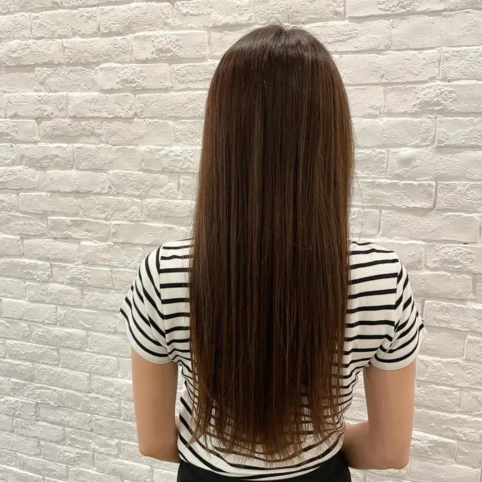 ダメージレスなシークレットカラー 6600円 3000円 従来のカラーよりも短時間で染めること Fiona By Ganesha所属 澤谷 智美のヘアカタログ ミニモ