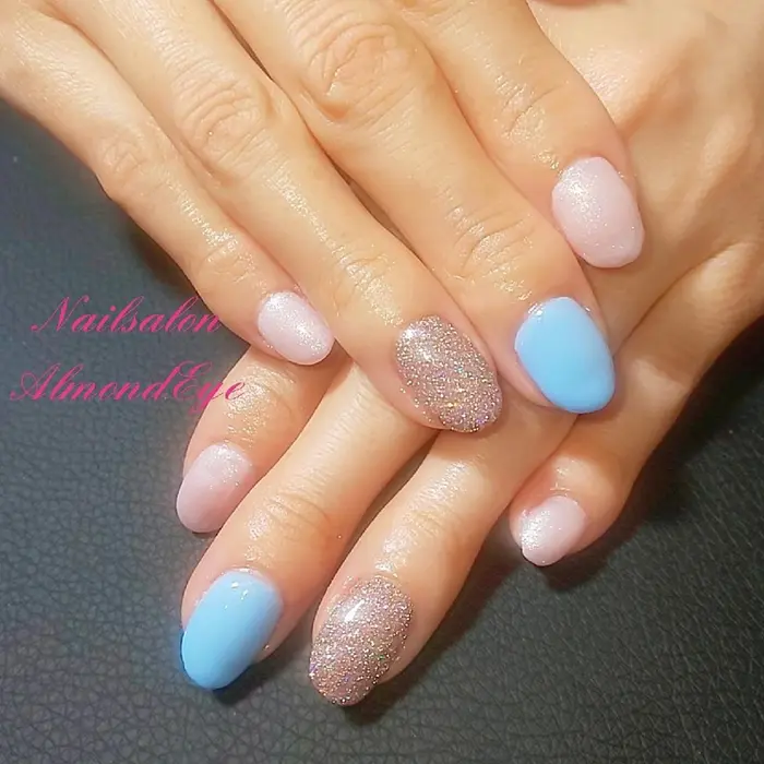 持ち込みデザイン 今回はアートもなく一見シンプルに見えますが フラッシュネイルがキラッキラっで存在 Nailsalon Almondeye所属 ネイルサロン Almondeyeのネイルデザイン ミニモ