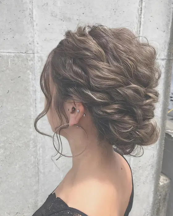 ヘアセット ヘアアレンジ 結婚式ヘア ブライダルヘア 編み込み ツイスト編み シニヨン デザインカラ Laid Back所属 ダブルカラー人気 透明感 ハイトーン のヘアカタログ ミニモ ヘアセット ヘアアレンジ 結婚式ヘア ブライダルヘア 編み込み ツイスト編み シニヨン デザインカラ Laid Back所属 ダブルカラー人気 透明感 ハイトーン のヘアカタログ ミニモ