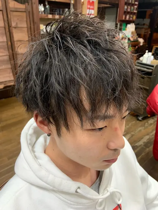 今イチオシのツイストパーマです La Beaut E Isami Hair所属 佐々木 祐弥のヘアカタログ ミニモ