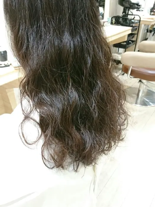 パーマお任せください 必ず朝のお手入れ楽チンになります Ash 本八幡店所属 岩城 秋穂のヘアカタログ ミニモ