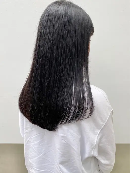 髪の上が短く下が長くなるようなカットです 自然に落ちた時髪に動きがでて柔らかい雰囲気に レイ Stayshe 荻窪 ステイシーオギクボ 所属 Jr Stylist Kiraraのヘアカタログ ミニモ