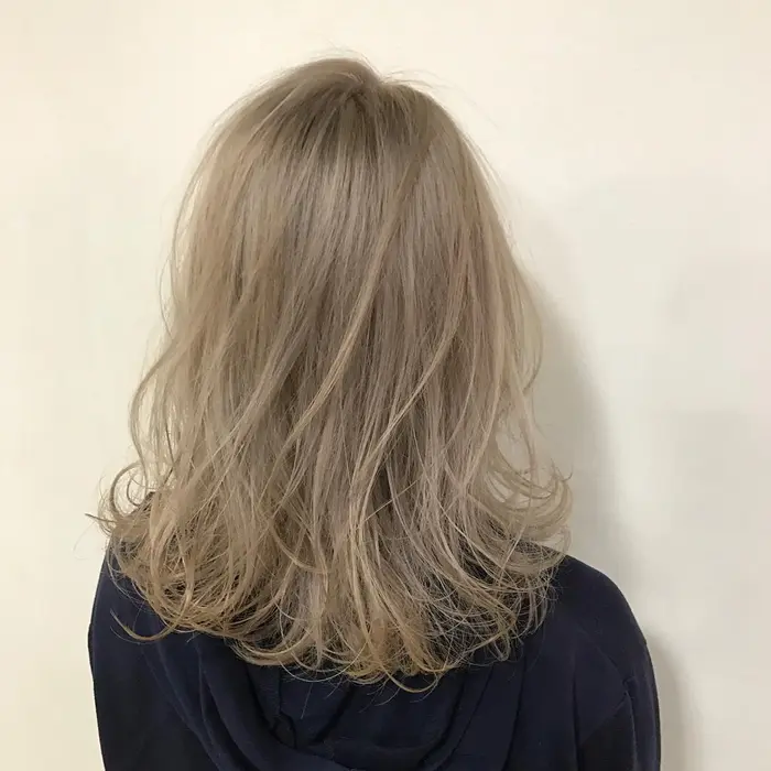 ミルクティーベージュ ブリーチ２回です Bianca所属 内田佳祐 イベント開催中 のヘアカタログ ミニモ