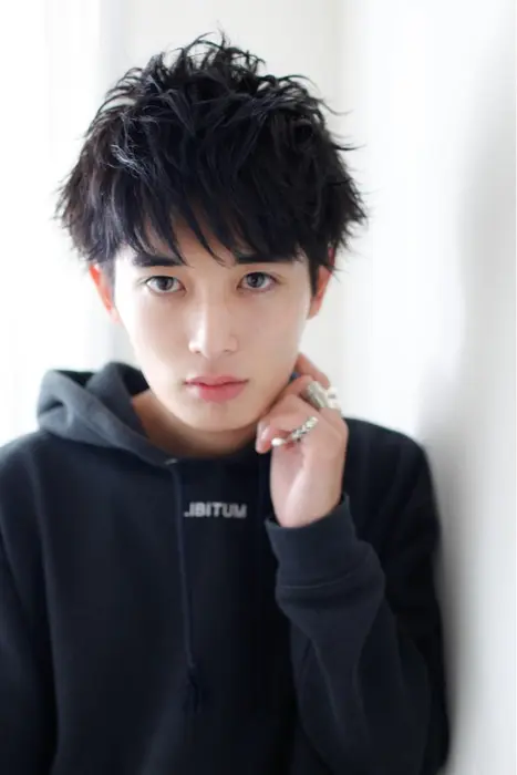 ツーブロック Neolive Curro所属 小顔似合わせ前髪 Rinaのヘアカタログ ミニモ