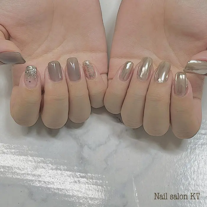 シルバーミラーネイル クリアブラックネイル この組み合わせ可愛いかった カラー Nail Salon Kt所属 Nailist Hiromiの ネイルデザイン ミニモ