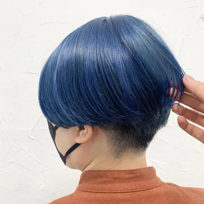 ツーブロックのセンターパートスタイル 刈り上げ女子スタイルです ブリーチして ブルーカラーに Prize表参道 原宿店所属 ショートスタイル 松本 聖未のヘアカタログ ミニモ ツーブロックのセンターパートスタイル 刈り上げ女子スタイルです ブリーチして ブルーカラーに Prize表参道 原宿店所属 ショートスタイル 松本 聖未のヘアカタログ ミニモ