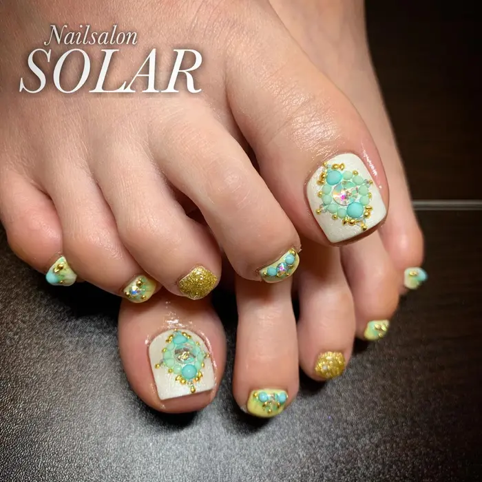 フットネイルデザインやり放題 フットバス付き 6400 Nailsalon Solar所属 諸星 奈々のネイル デザイン ミニモ