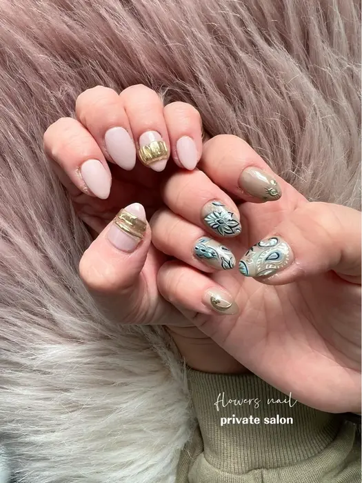 All Painted𓂃 全て手書きアートとなります ペイズリー柄 リングネイル 1 Flowers Nail所属 Flowers Nailの ネイルデザイン ミニモ