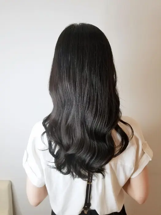 暗髪カラーパールグレージュ 6トーン アディクシーカラー Zina Central所属 杉浦 肇のヘア カタログ ミニモ