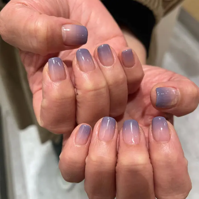 ラベンダーグレージュ グラデーションネイルモデル募集中です Le Clic Aveda 錦糸町parco所属 Mai のネイル デザイン ミニモ