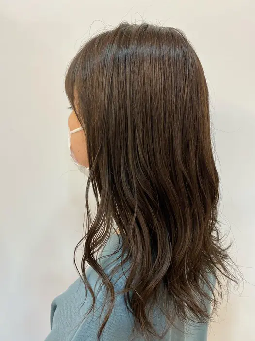 カーキグレージュ光にかざすとよりカーキっぽく Knot Hair Products所属 馬見崎 理奈のヘアカタログ 20200925124458 ミニモ