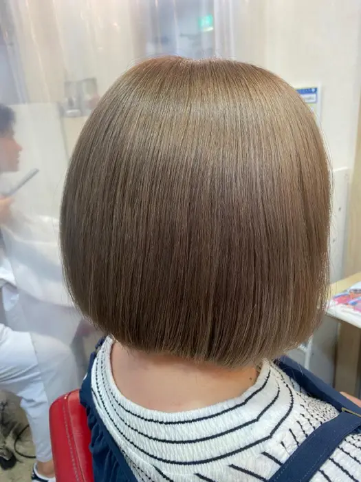 ブリーチしてから柔らかいベージュカラーに R Evol所属 村瀬 隆之のヘアカタログ ミニモ