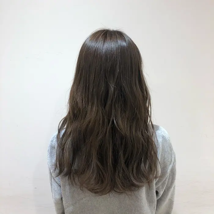 暗すぎず柔らかめのブラウンに アッシュブラウン Ash二俣川南口店所属 河野 汐里のヘアカタログ ミニモ