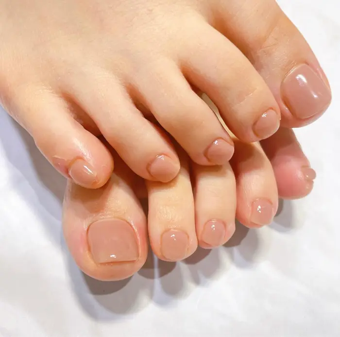 フットネイル 852番使用カラー ネイルサロン Quartett所属 手島 未夢のネイルデザイン ミニモ