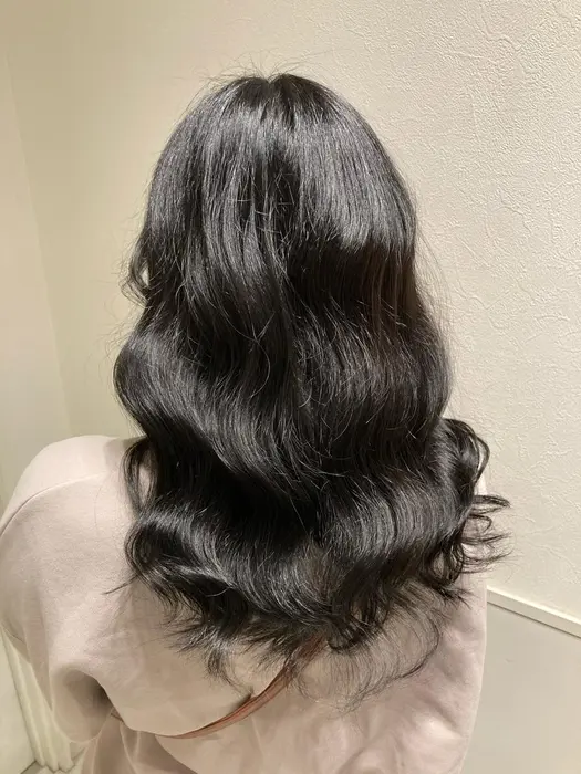 深い青と紫で黒に見せてます 暗いけど透明感もあるカラーが人気です Pandola寿町店所属 中野 美穂 のヘアカタログ ミニモ