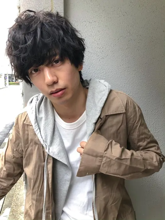 アイロン風 ニュアンスパーマ Logue所属 秋吉 拓也 メンズ特化 のヘアカタログ ミニモ