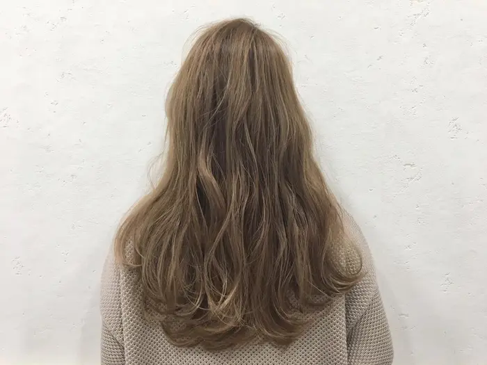 シナモンベージュ 極細ハイライト 卒業式 ヘアセット ヘアアレンジ 袴着付け 編み込み Neolive所属 山下 巧のヘア カタログ ミニモ