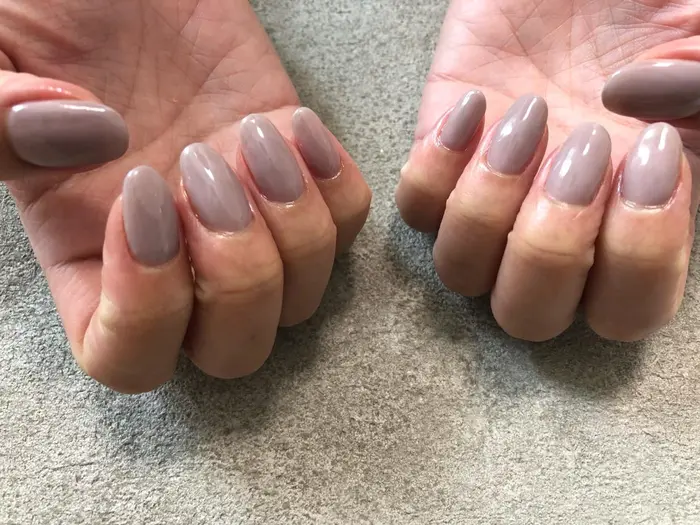 Nail Nails Nailart ガーリー 大人ネイル 当日予約 春カラー フレンチ ワンカラ True Colors所属 Okum Yukinaの ネイルデザイン ミニモ