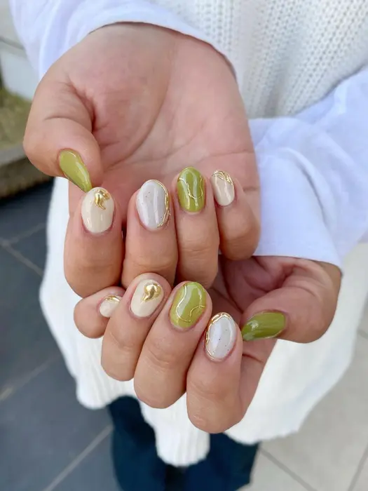 人気のピスタチオカラー Earth Coiffure Beaute 伊勢崎店所属 鈴木 千佳子のネイルデザイン ミニモ
