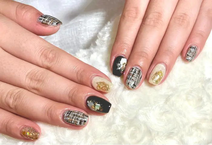 秋冬定番 ツイードネイル 大人っぽく暗めの色で Magic Mush Nail S 所属 Magic Mush Nail S のネイルデザイン ミニモ