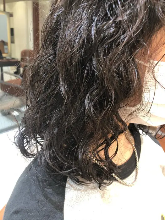 くりくりカーリーなパーマめちゃくちゃ似合ってました 個性的で かわいい結んでもおろしても可愛いヘ Neolive Ginza所属 ニュアンスパーマ おおや ともみのヘアカタログ ミニモ