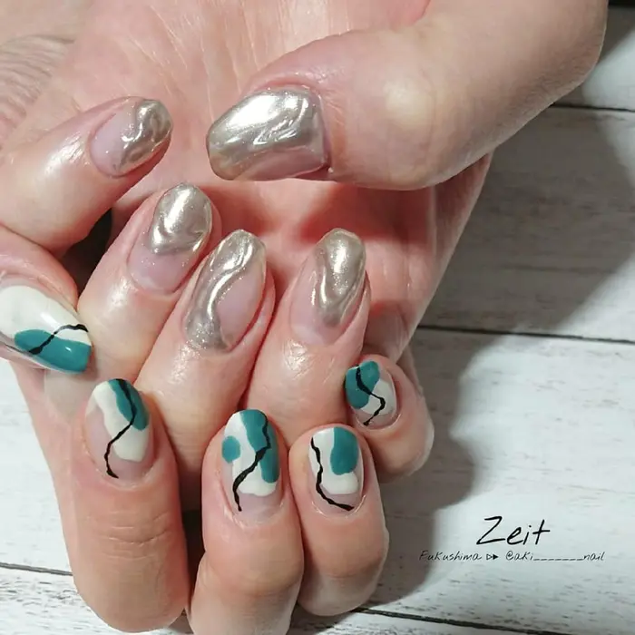 うねうねネイル ミラーネイルネイル クリアネイル ニュアンスネイル 個性的ネイル Nail Salon Toki所属 S Akihoのネイル デザイン ミニモ