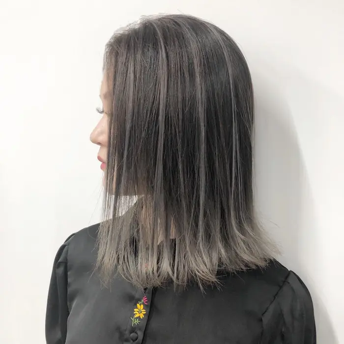 シルバーベージュハイライトバレイヤージュ Adition所属 Topstylist 樋口ひなののヘアカタログ ミニモ