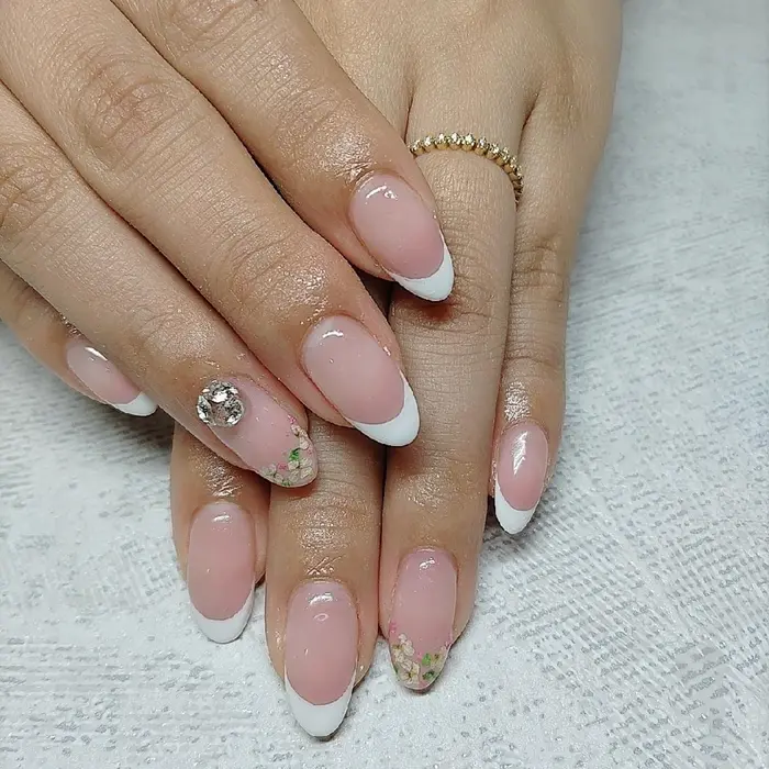 ブライダルでのオーダーネイル 90分やり放題コース アイラッシュ東京 銀座サファリ所属 Ohsawa Rieのネイル デザイン ミニモ