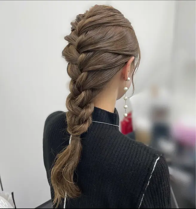 編み込みスタイルです(*´꒳`*)ﾟ*.・
前から見ても後ろから見てもすごく可...