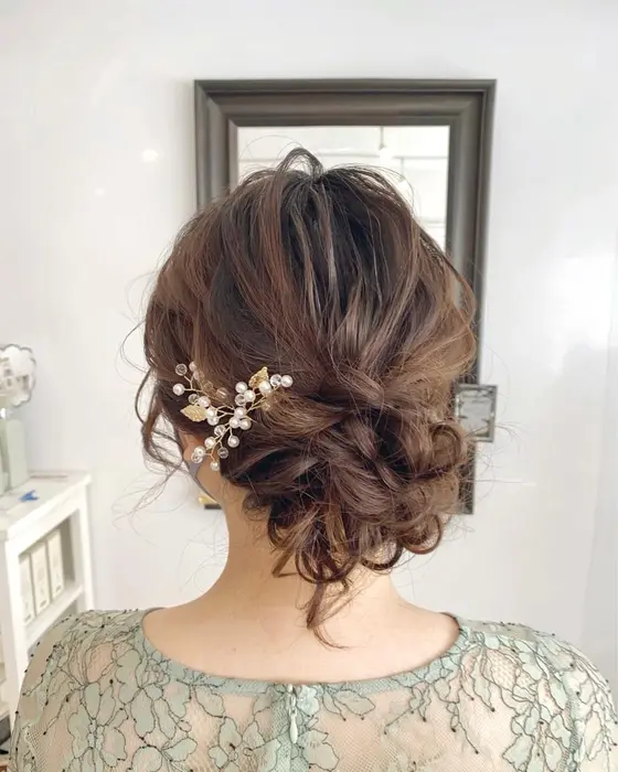 毛先に遊び心をいれたアップスタイル お呼ばれの席などにオススメです ヘアメイク専門サロンfelice所属 似合わせヘアアレンジ Suzuのヘアカタログ ミニモ