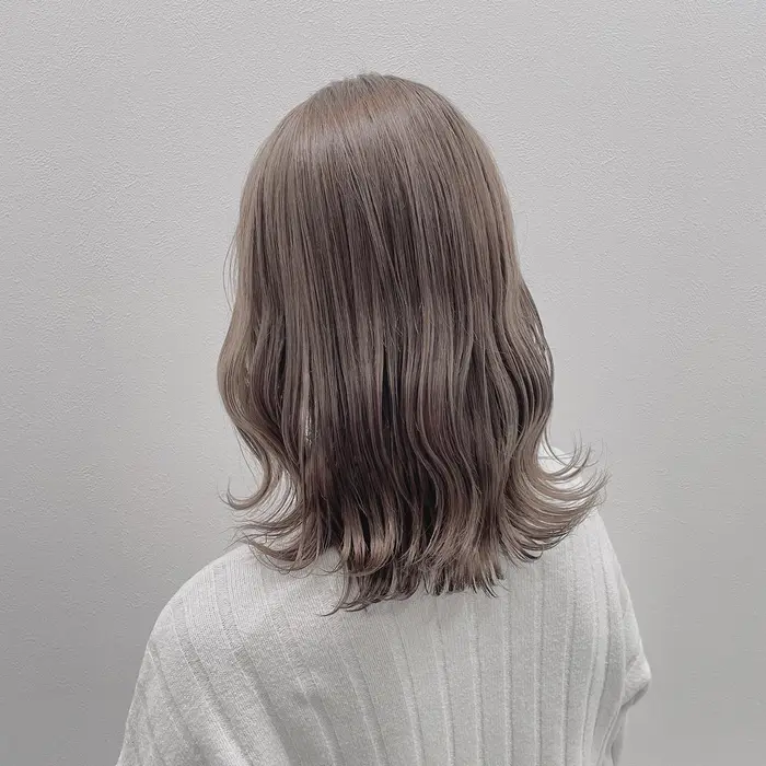 ヘアカラー ブリーチなし ブリーチなしミルクティー ブリーチなしグレージュ グレージュカラ Minimo人気サロンカラー 満足度no 1髪質改善トリートメントtheater池袋店 She 所属 透明感カラー 大得意海斗のヘアカタログ ミニモ