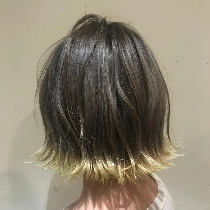 ベースの色もかなりハイトーンですが 毛先にイエローを入れて明度差をだし色味の暗いカラーでも雰囲気を変 Neolive Runon所属 藤田 峻也のヘア カタログ ミニモ