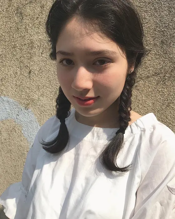フィッシュボーンのツインアレンジ Sea By Lond シーバイロンド所属 カラー支持率no 1 Misaのヘアカタログ ミニモ
