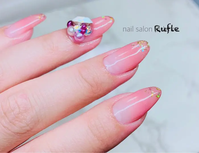 ジェルネイル ネイルデザイン シェルネイル フラッシュネイル グラデーション グラデーシ Nail Salon Rufle所属 Nail Salon Rufleのネイルデザイン ミニモ