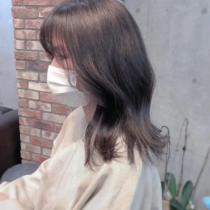 大人カラー 落ち着いているけど透明感のあるカラー 大人女性にオススメ The C Omotesando所属 アサクラ チカのヘアカタログ ミニモ