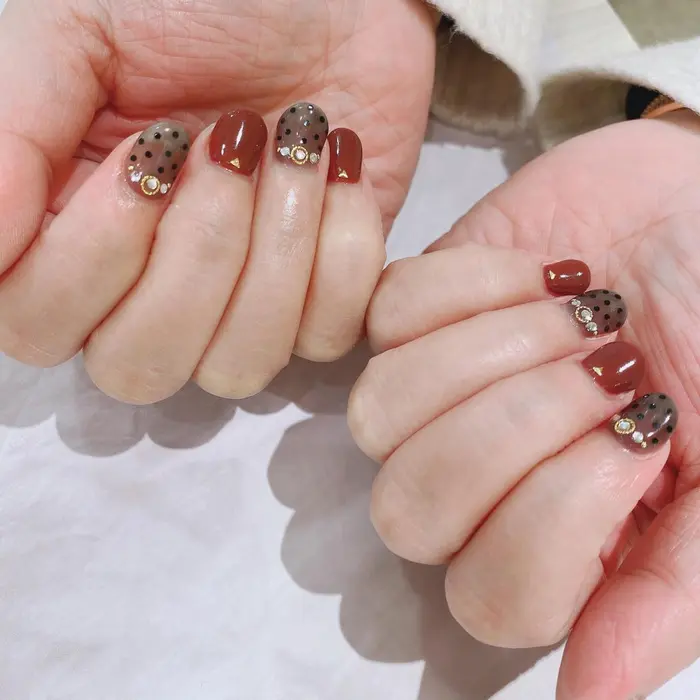 お客様ネイル ブラックにクリアをブレンドする事で チャレンジしやすくなります 持ち込みデ Fastnailファストネイル 広島店所属 Fastnail 広島parco店のネイルデザイン ミニモ