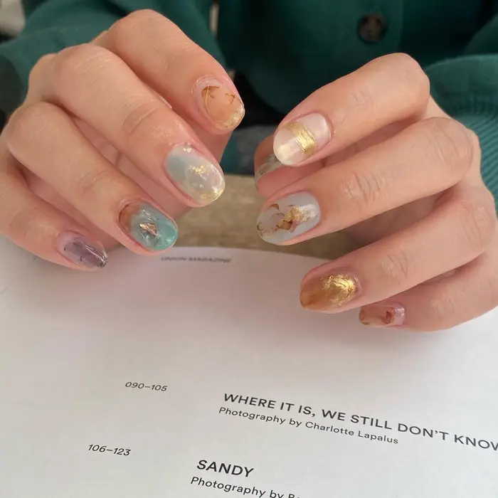 ニュアンスネイル Mer Fudge所属 谷本 彩乃のネイルデザイン ミニモ