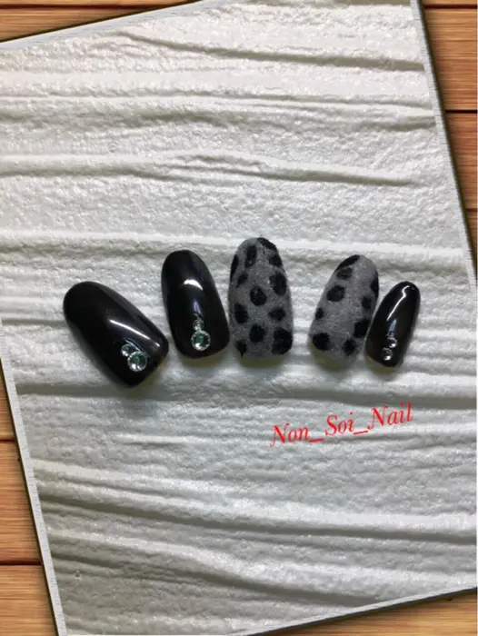 ベルベットネイル ベルベットダルメシアン柄 Nailsalon Non Soi Nail所属 Nailsalon Nonsoinailのネイルデザイン ミニモ