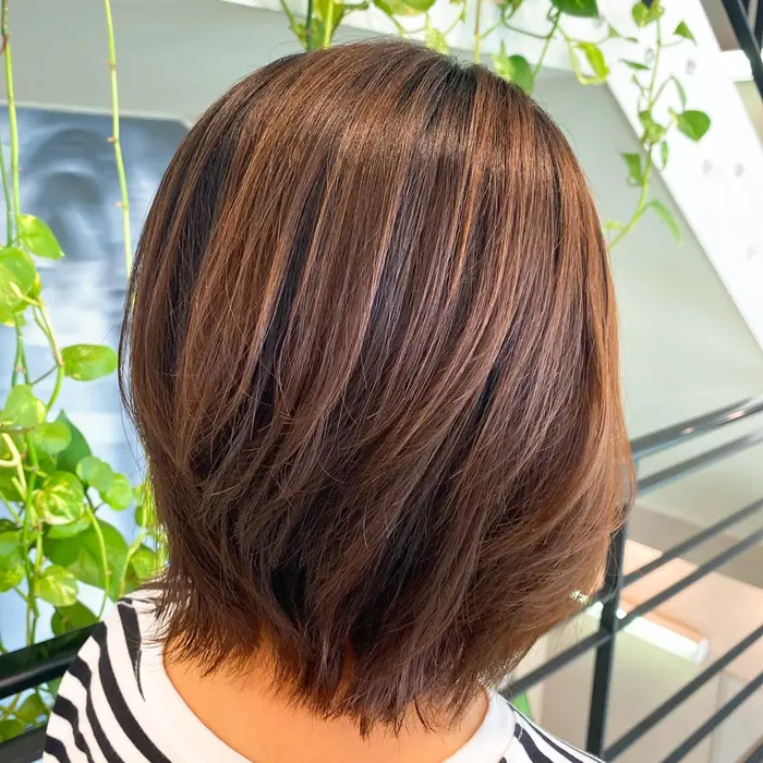 内巻きウルフボブ ストレートアイロンで内巻きにするだけ 簡単にゆるいウルフボブになりま Visage Act所属 西屋敷 咲紀のヘアカタログ ミニモ