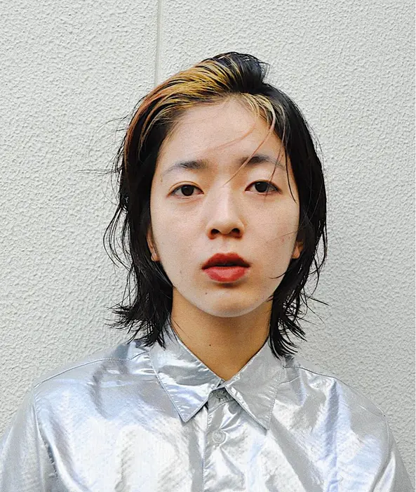 レイヤーボブにポイントカラー 存在感抜群 おしゃれなスタイルです Buzzbee梅田所属 山本 真太郎 のヘアカタログ ミニモ