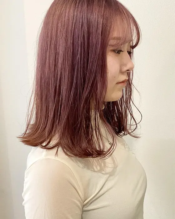 くすみ感たっぷりのピンクラベンダーカラー 色落ちでミルクティー系の色になるので 長く楽しめるオスス Niko Fukuoka Hairmake所属 Raima ホワイトカラーのヘアカタログ ミニモ